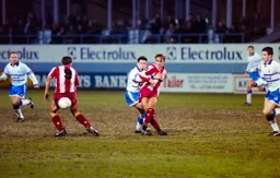 Paul Telfer trying to go through his man