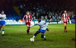 Martin Williams moving through midfield