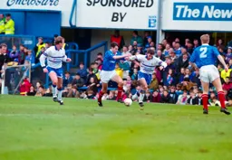 Phil Gray holding off his marker