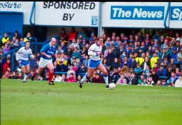 Kerry Dixon bears down on goal