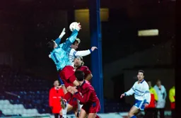 Kerry Dixon making a nuisance of himself