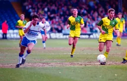 Scott Oakes being chased