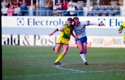 Kerry Dixon in a 50-50 challenge