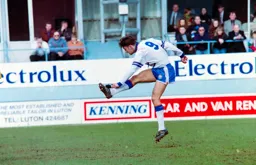 Scott Oakes lets fly