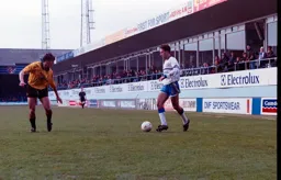 Scott Oakes waiting to take on his marker