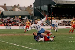 Phil Gray takes a tumble