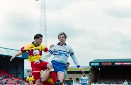 Kerry Dixon competes in a ariel battle