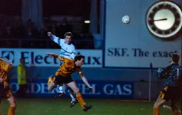 Kerry Dixon high above everybody