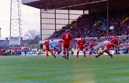 Phil Gray taking a pot shot