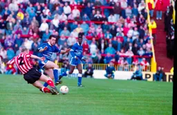 Jason Rees going for the ball