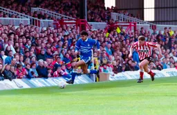 Chris Kamara flying down the wing