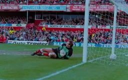Sunderland keeper beaten by an injury time goal from Paul Telfer