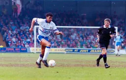 Chris Kamara charging forward