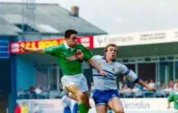 Kerry Dixon eyes on the ball