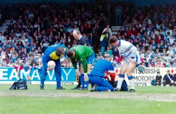 Phil Gray and Southend keeper need some attention