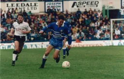 Paul Telfer keeps his eyes on the ball