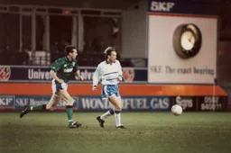 Alan Harper lays the ball off