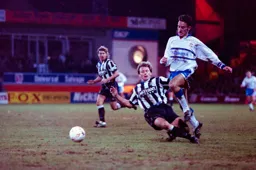 Scott Oakes avoids the tackle