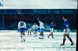 Scott Oakes celebrates his long range chip