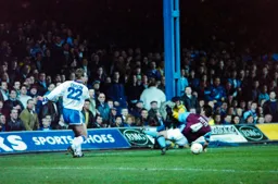 Kerry Dixon’s cross beat Hammers Potts