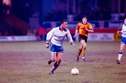Des Linton looks to cross