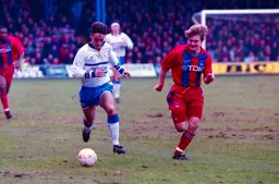 Scott Oakes moving down the wing