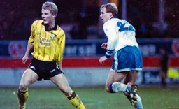 Kerry Dixon all eyes on the ball