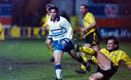 Tony Thorpe losing out to a Millwall defender