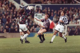 John Hartson waits for a slip