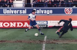 It looks easier to score but Tony Thorpe misses out this time