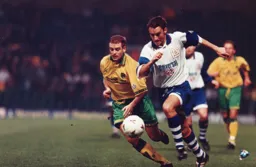 Scott Oakes through on goal