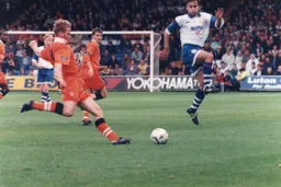 Rare photo of World Cup Semi Finalist Bontcho Guentchev in defensive action