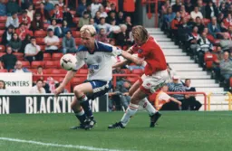 David Oldfield holds off future Hatter Adam Locke