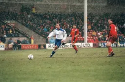 Phil Gray goes after the ball