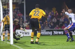 Lionel Perez saves point blank from Mark Stein