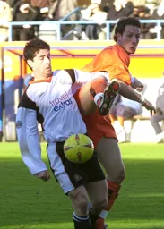 Steve Robinson clashes with Carl Duguid