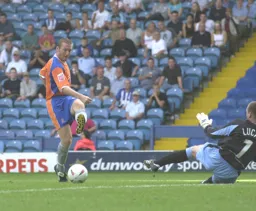 Steve Howard fires wide