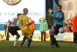 Carlos Edwards scores his second and Town`s fifth goal