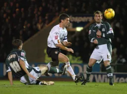 Steve Robinson gets past Gary Sawyer