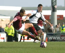 Stephen O'leary concentrating on the ball
