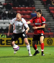 Sam Parkin moves away with the ball