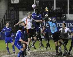 All hands to the deck for the Gills defence