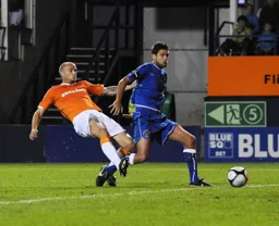 Alan White goes close to adding another goal