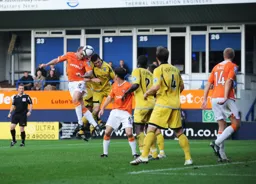 Alan White wins an attacking header