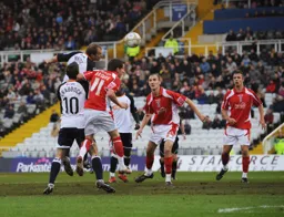 Alan White wins an attacking header