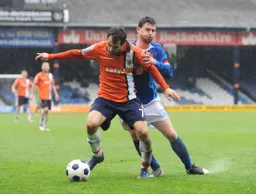 Alex Lawless holds off Jamie Hand