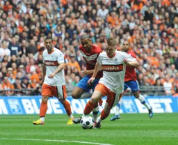 Adam Watkins weaves his way through