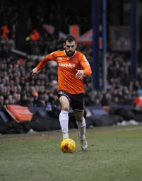 Alex Lawless surges forward