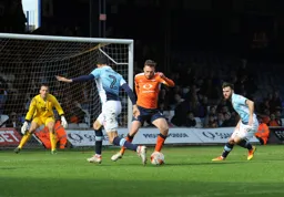 Lawson D`Ath looks for support