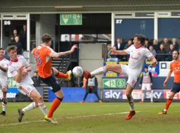 Glen Rea goes toe to toe with Sean McConville